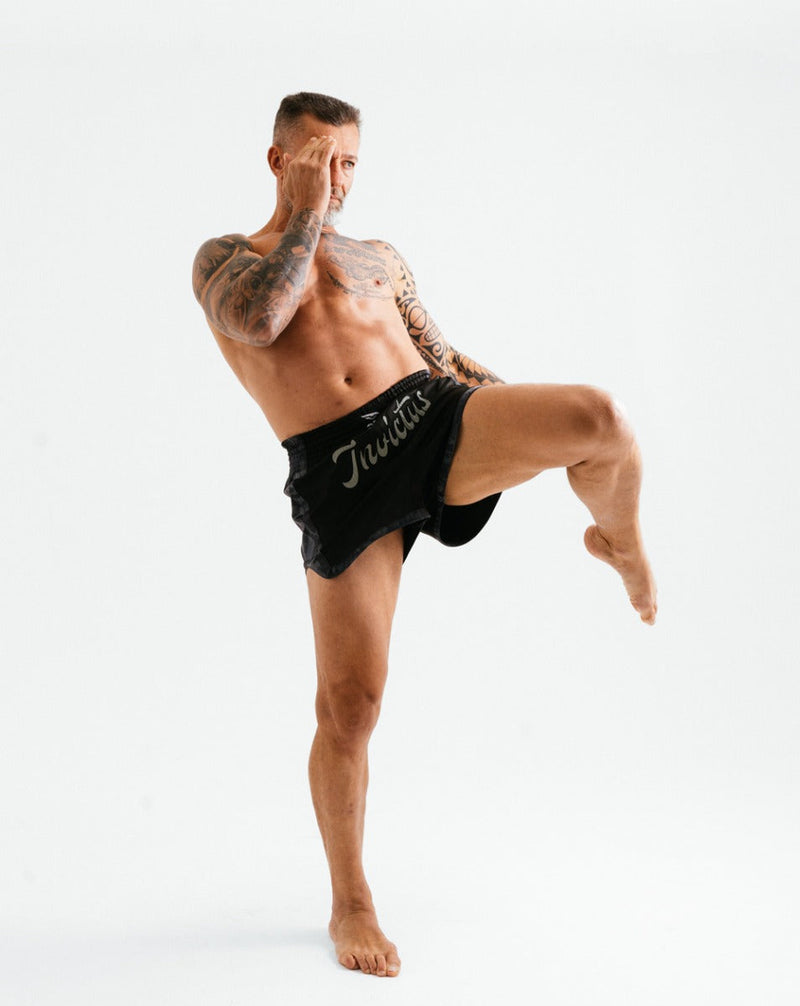 Bermuda Muay Thai Tigre RFA + INVICTUS - Preta
